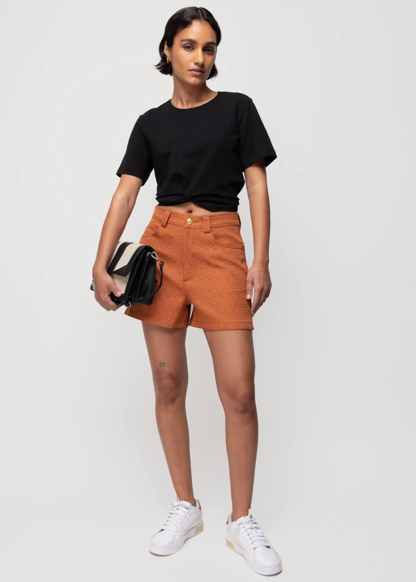 Vanilia Cropped Shirt Met Knoopdetail-Woman Tops