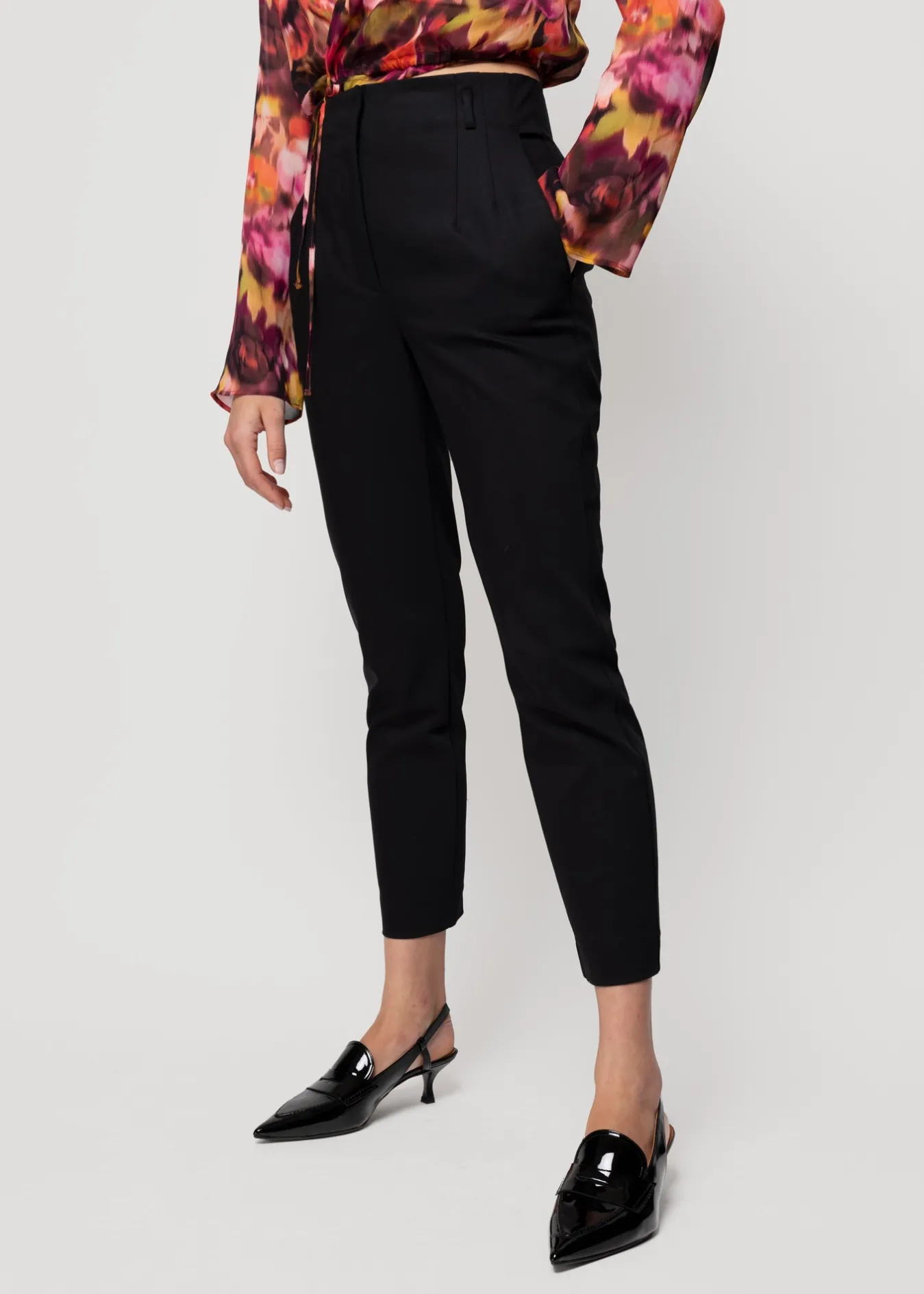 Vanilia Tapered Chino-Woman Trousers